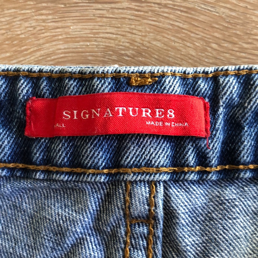 Signatures shorts - Picture 3 of 4